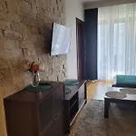 Moderna Francuska Park Appartamento *