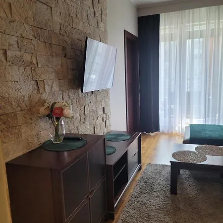 Moderna Francuska Park Apartment *