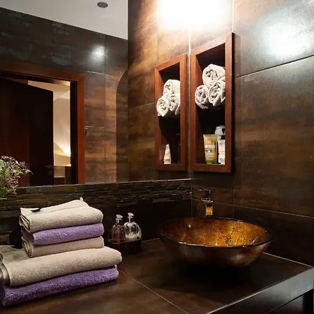 Moderna Francuska Park Apartment *